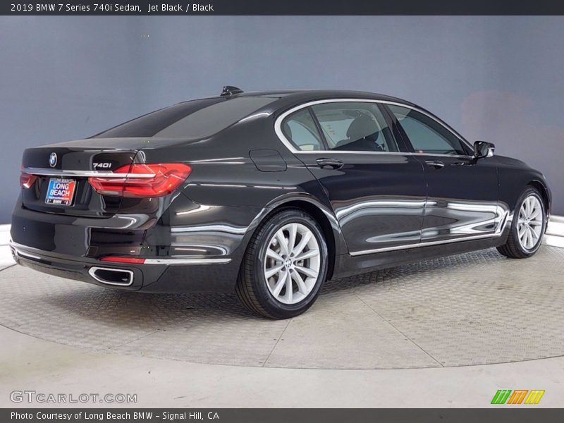 Jet Black / Black 2019 BMW 7 Series 740i Sedan