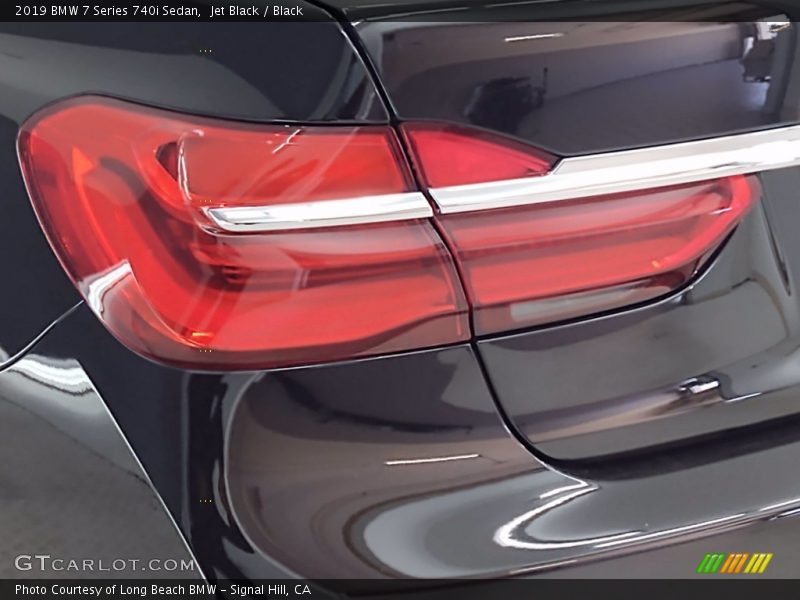 Jet Black / Black 2019 BMW 7 Series 740i Sedan
