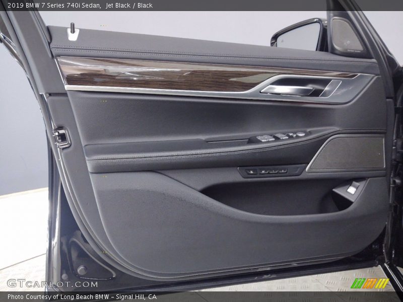Jet Black / Black 2019 BMW 7 Series 740i Sedan