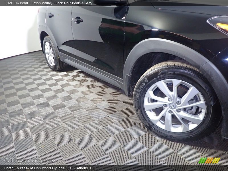 Black Noir Pearl / Gray 2020 Hyundai Tucson Value