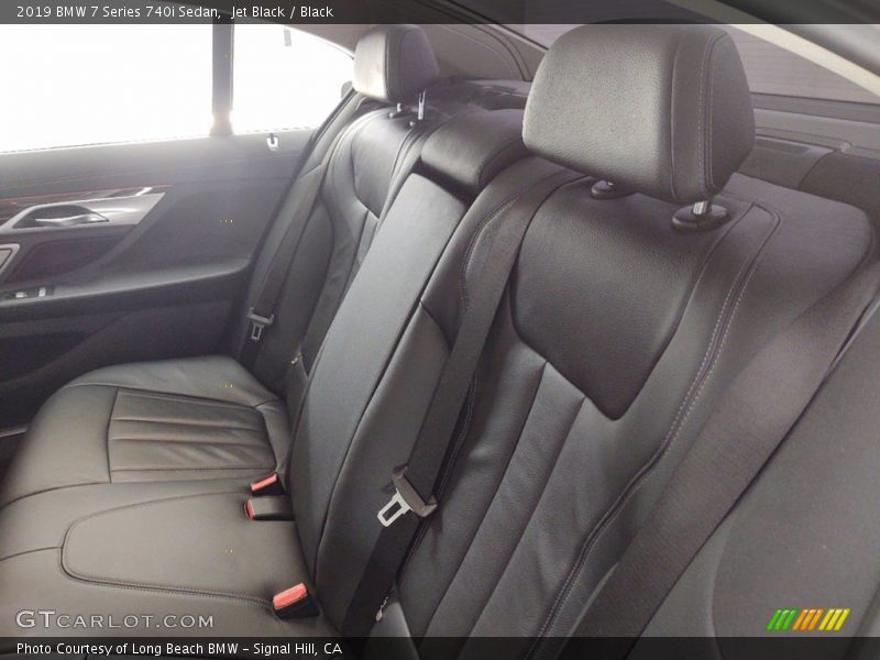 Jet Black / Black 2019 BMW 7 Series 740i Sedan