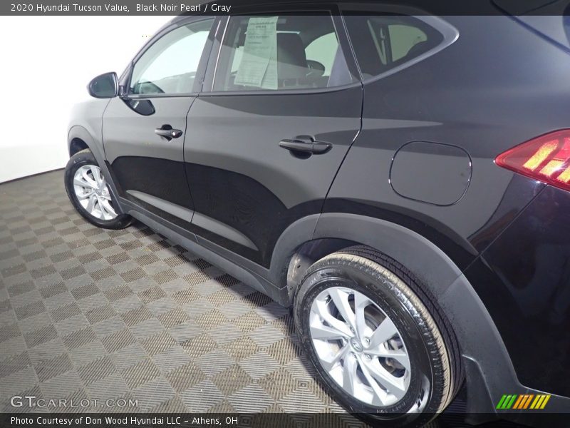 Black Noir Pearl / Gray 2020 Hyundai Tucson Value
