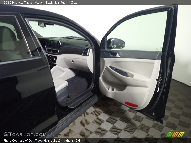 Black Noir Pearl / Gray 2020 Hyundai Tucson Value
