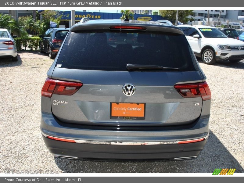 Platinum Gray Metallic / Titan Black 2018 Volkswagen Tiguan SEL