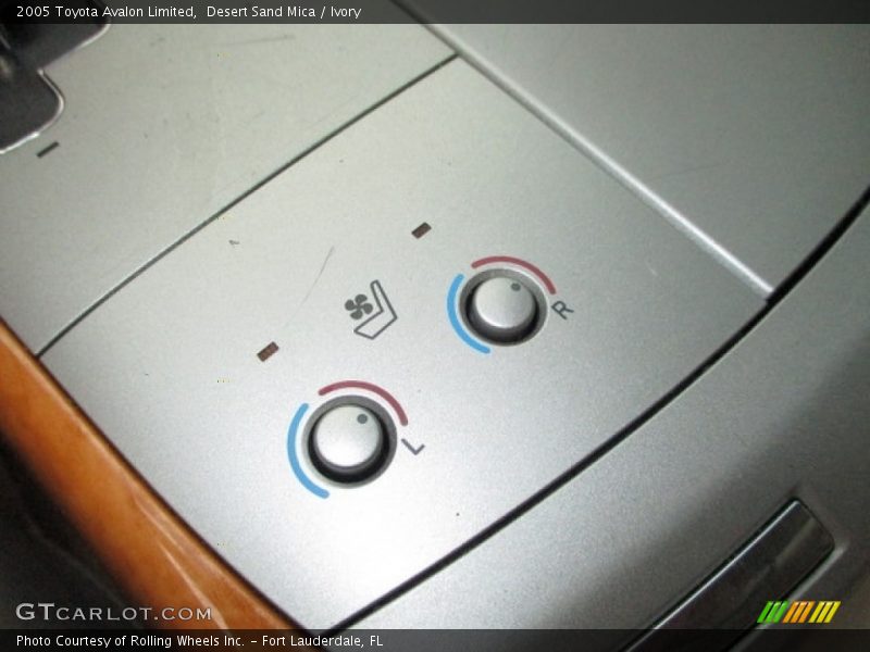 Desert Sand Mica / Ivory 2005 Toyota Avalon Limited