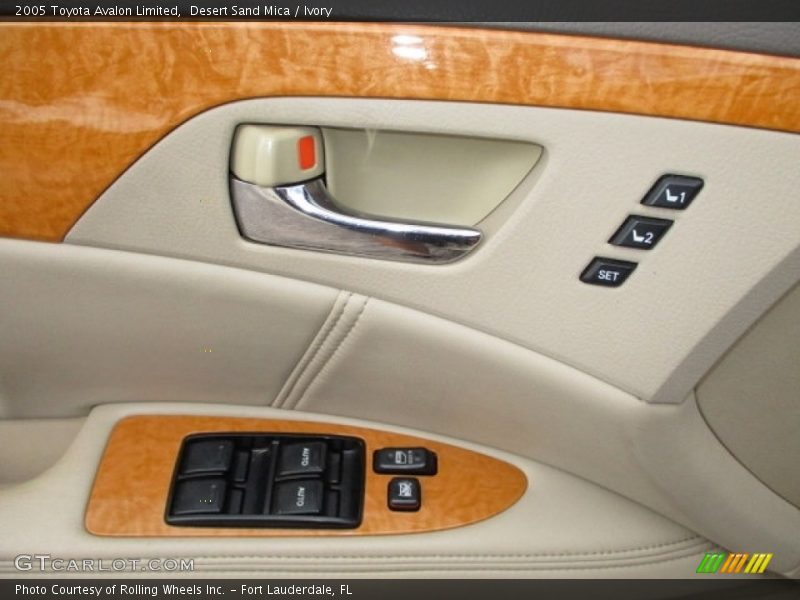 Desert Sand Mica / Ivory 2005 Toyota Avalon Limited
