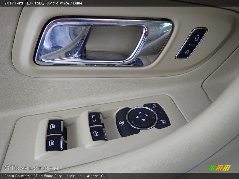 Oxford White / Dune 2017 Ford Taurus SEL