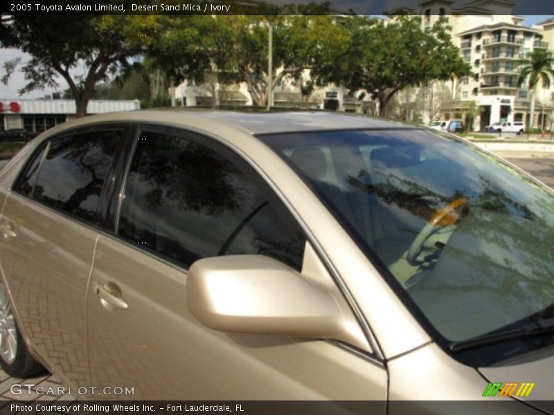 Desert Sand Mica / Ivory 2005 Toyota Avalon Limited