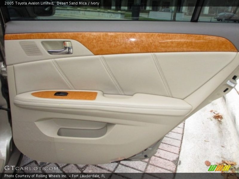 Desert Sand Mica / Ivory 2005 Toyota Avalon Limited