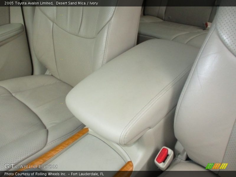 Desert Sand Mica / Ivory 2005 Toyota Avalon Limited