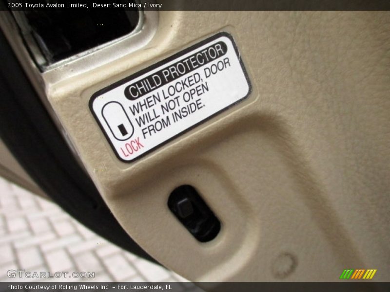 Desert Sand Mica / Ivory 2005 Toyota Avalon Limited