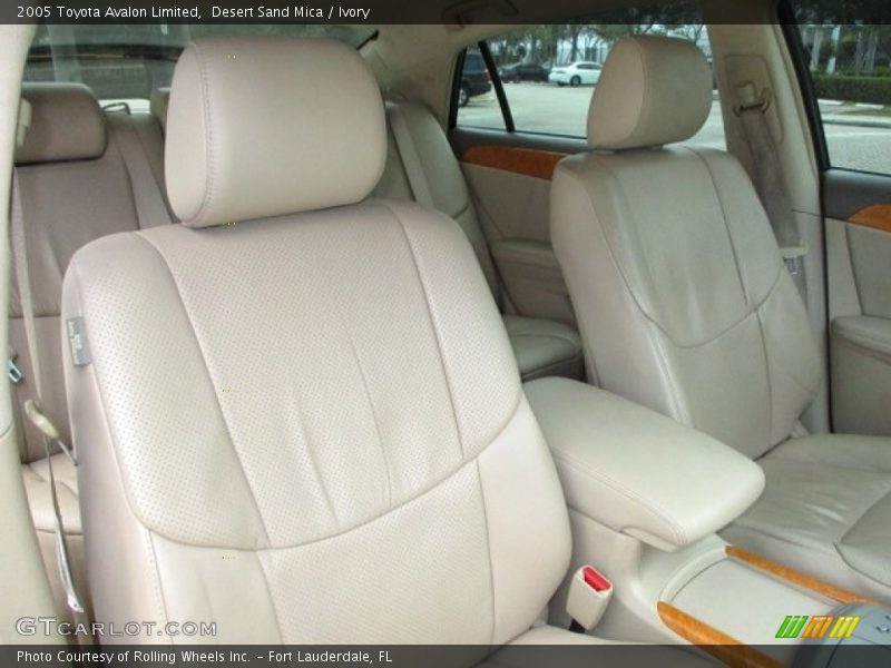 Desert Sand Mica / Ivory 2005 Toyota Avalon Limited