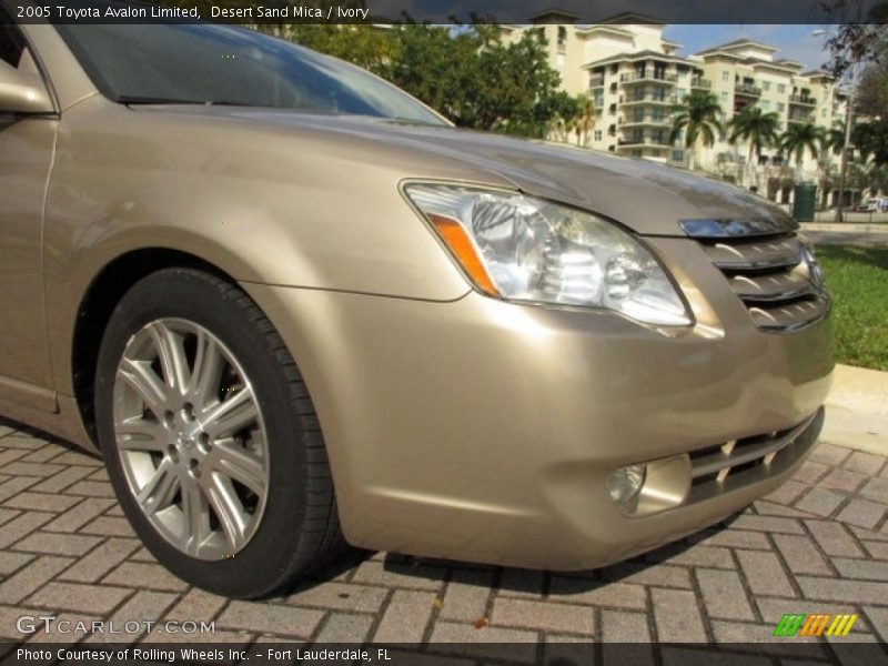Desert Sand Mica / Ivory 2005 Toyota Avalon Limited