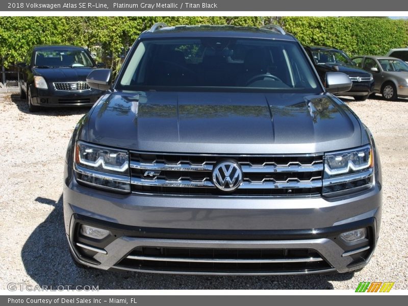 Platinum Gray Metallic / Titan Black 2018 Volkswagen Atlas SE R-Line
