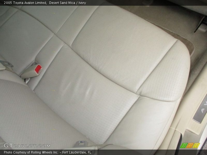 Desert Sand Mica / Ivory 2005 Toyota Avalon Limited