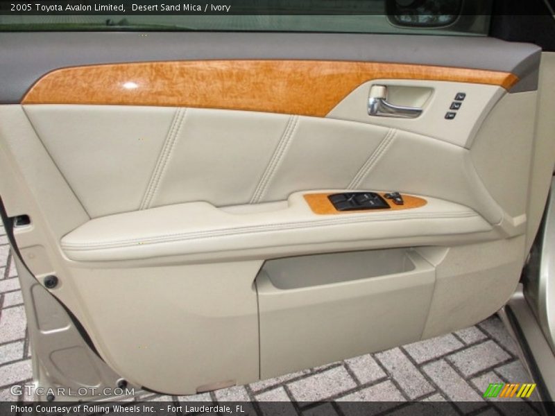 Desert Sand Mica / Ivory 2005 Toyota Avalon Limited