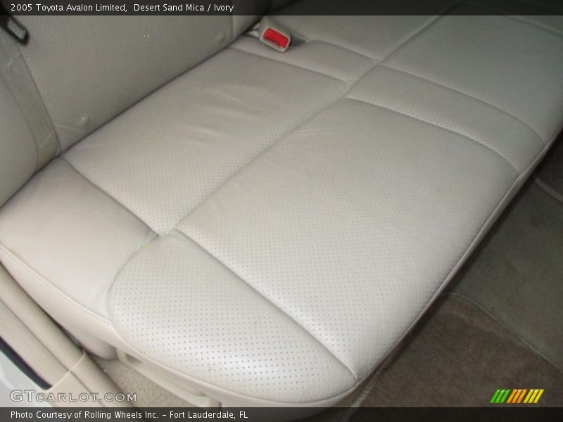 Desert Sand Mica / Ivory 2005 Toyota Avalon Limited