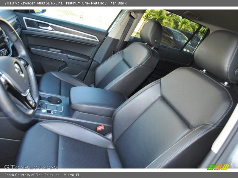 Front Seat of 2018 Atlas SE R-Line