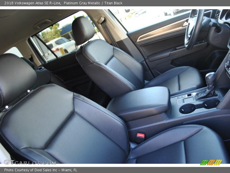 Platinum Gray Metallic / Titan Black 2018 Volkswagen Atlas SE R-Line