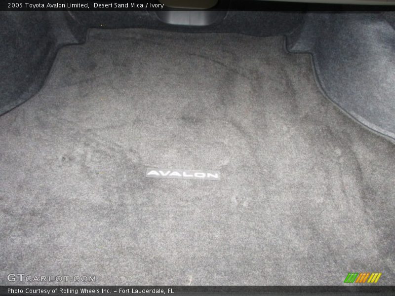 Desert Sand Mica / Ivory 2005 Toyota Avalon Limited