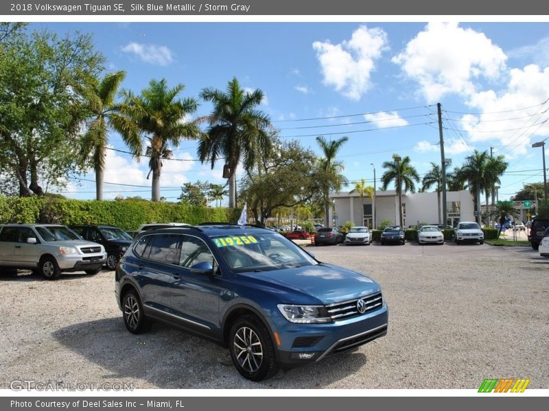 Silk Blue Metallic / Storm Gray 2018 Volkswagen Tiguan SE
