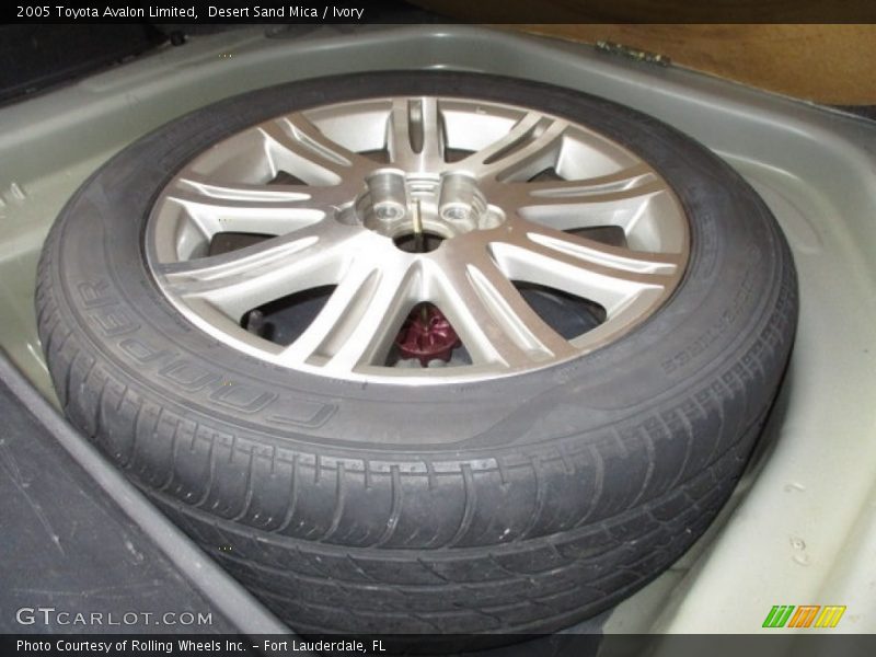 Desert Sand Mica / Ivory 2005 Toyota Avalon Limited