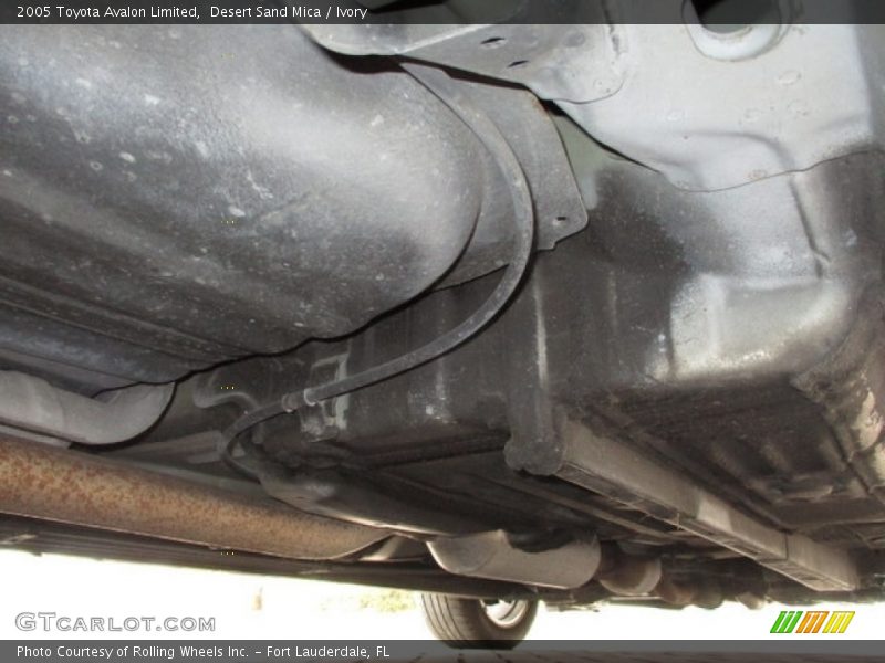 Desert Sand Mica / Ivory 2005 Toyota Avalon Limited