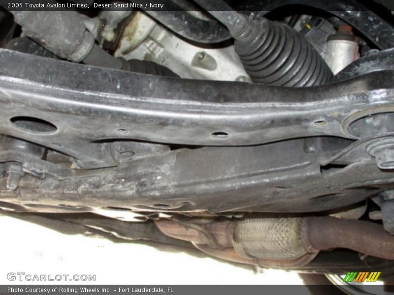 Desert Sand Mica / Ivory 2005 Toyota Avalon Limited