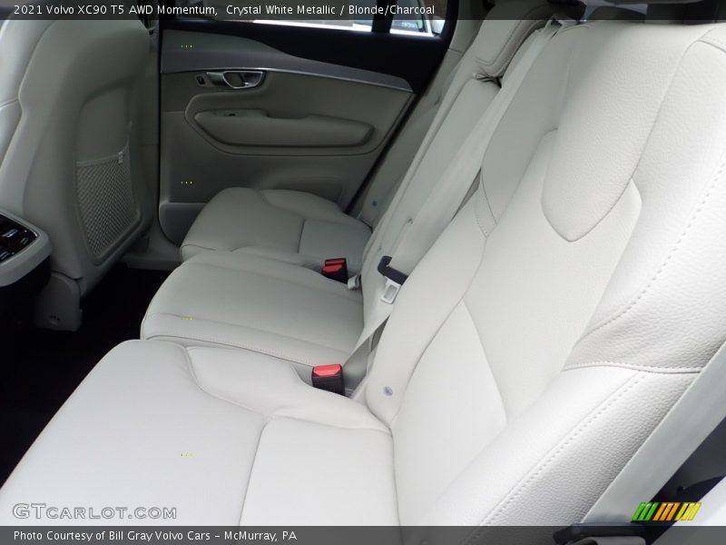 Crystal White Metallic / Blonde/Charcoal 2021 Volvo XC90 T5 AWD Momentum