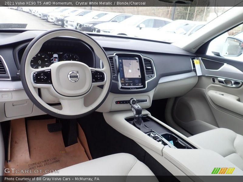 Crystal White Metallic / Blonde/Charcoal 2021 Volvo XC90 T5 AWD Momentum