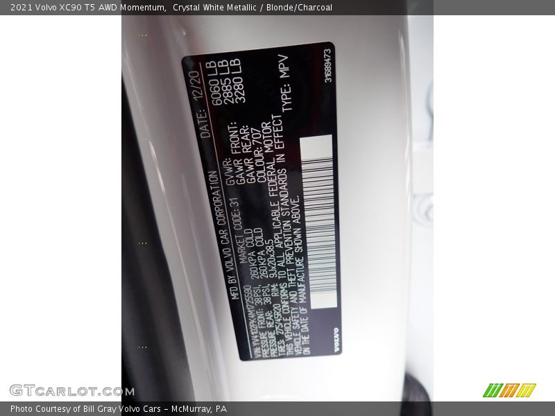 Crystal White Metallic / Blonde/Charcoal 2021 Volvo XC90 T5 AWD Momentum