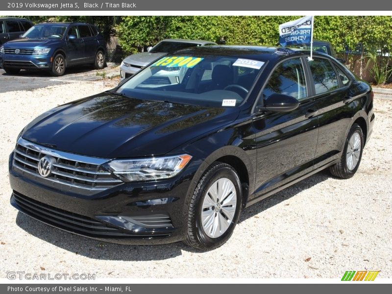 Front 3/4 View of 2019 Jetta S