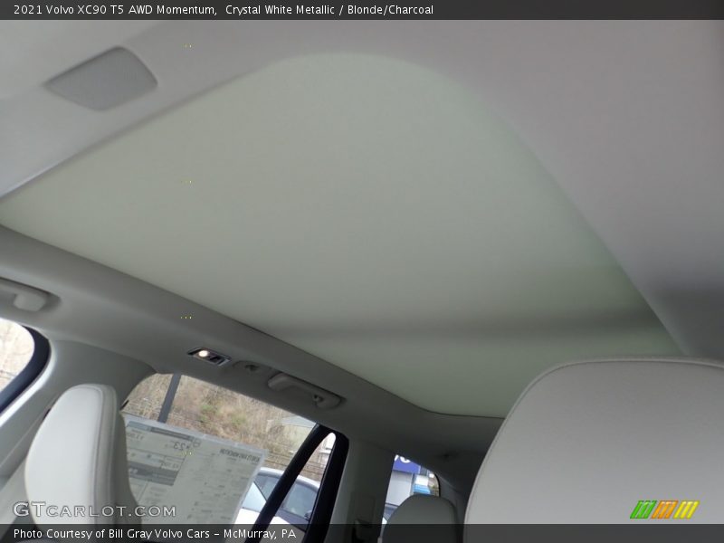 Crystal White Metallic / Blonde/Charcoal 2021 Volvo XC90 T5 AWD Momentum
