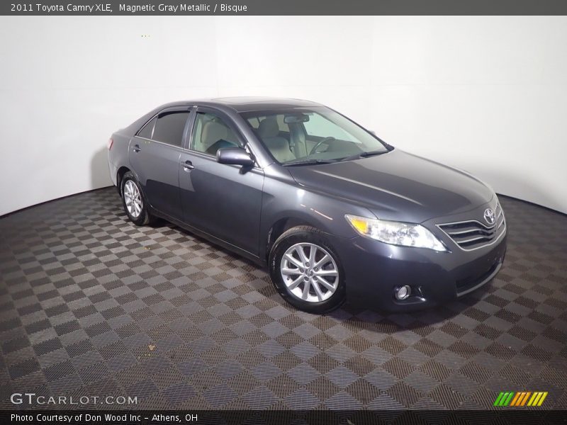 Magnetic Gray Metallic / Bisque 2011 Toyota Camry XLE