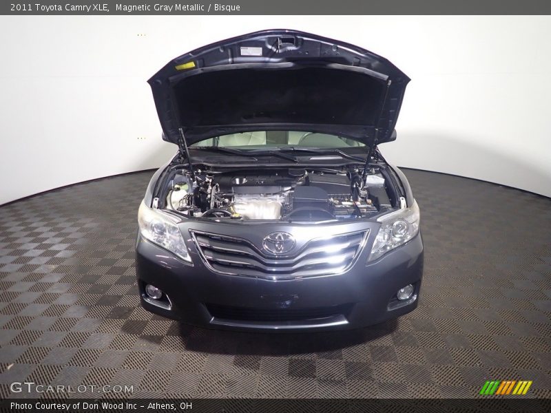 Magnetic Gray Metallic / Bisque 2011 Toyota Camry XLE