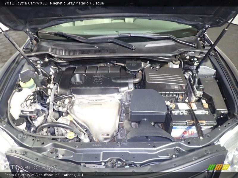Magnetic Gray Metallic / Bisque 2011 Toyota Camry XLE