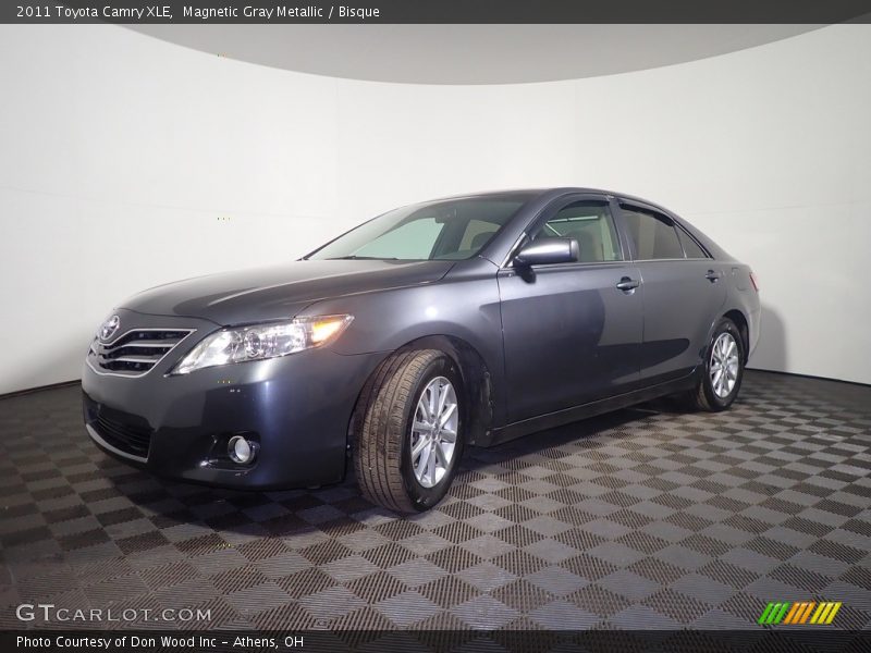 Magnetic Gray Metallic / Bisque 2011 Toyota Camry XLE