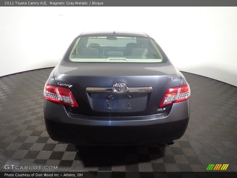 Magnetic Gray Metallic / Bisque 2011 Toyota Camry XLE