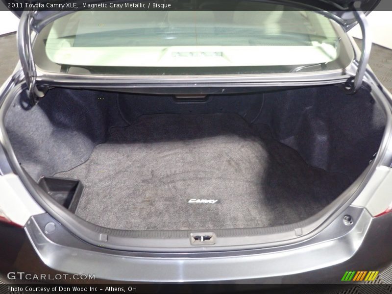 Magnetic Gray Metallic / Bisque 2011 Toyota Camry XLE