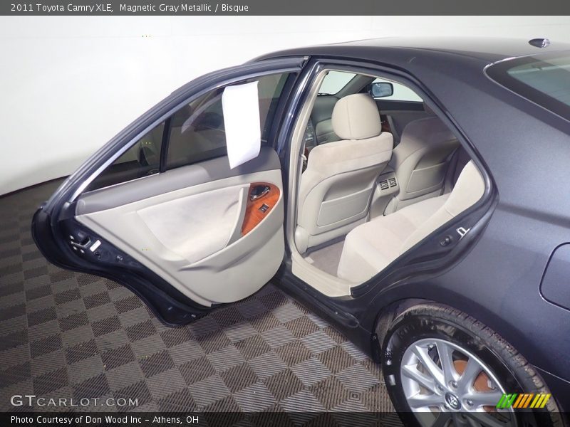 Magnetic Gray Metallic / Bisque 2011 Toyota Camry XLE