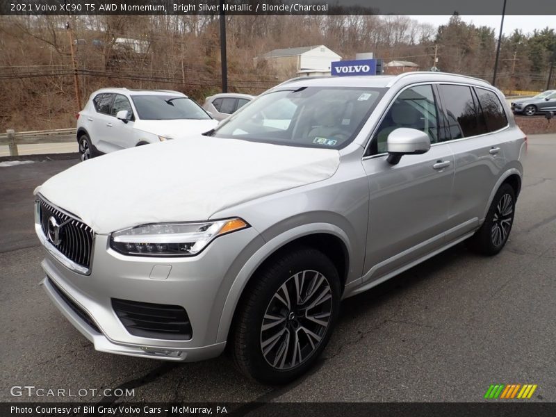 Bright Silver Metallic / Blonde/Charcoal 2021 Volvo XC90 T5 AWD Momentum