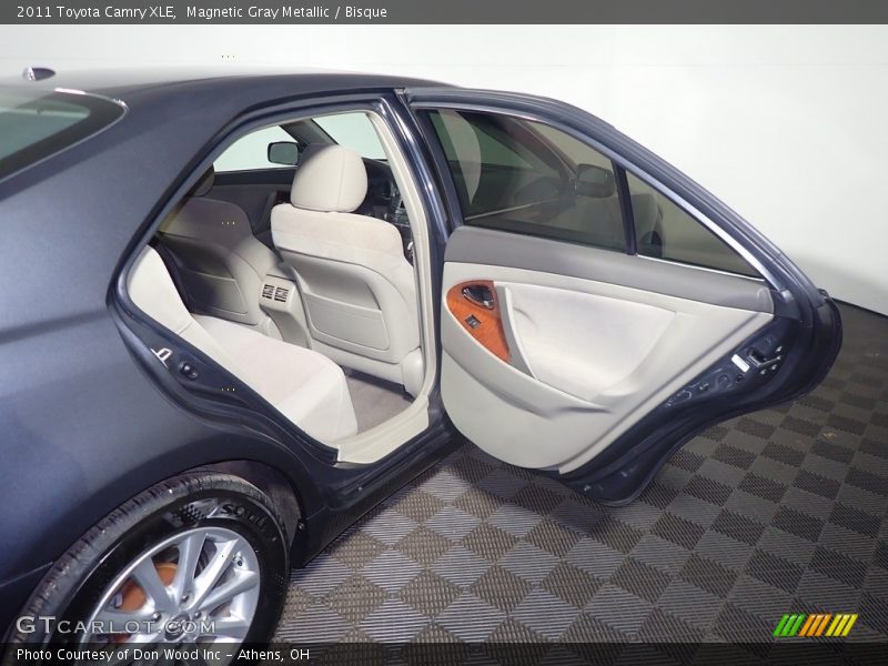 Magnetic Gray Metallic / Bisque 2011 Toyota Camry XLE