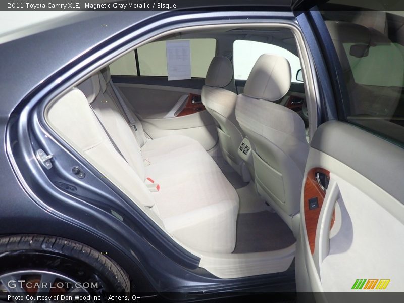 Magnetic Gray Metallic / Bisque 2011 Toyota Camry XLE