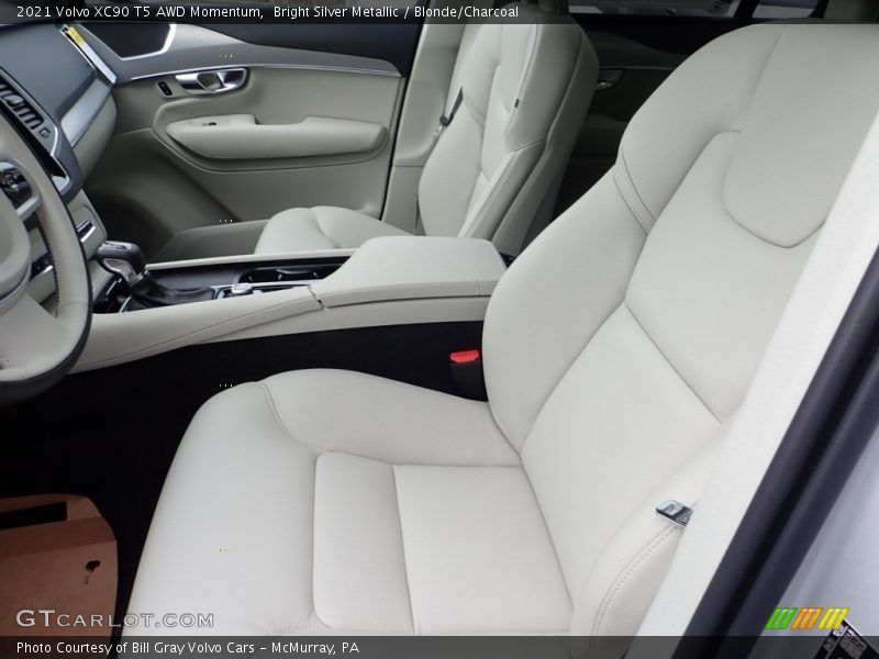 Bright Silver Metallic / Blonde/Charcoal 2021 Volvo XC90 T5 AWD Momentum