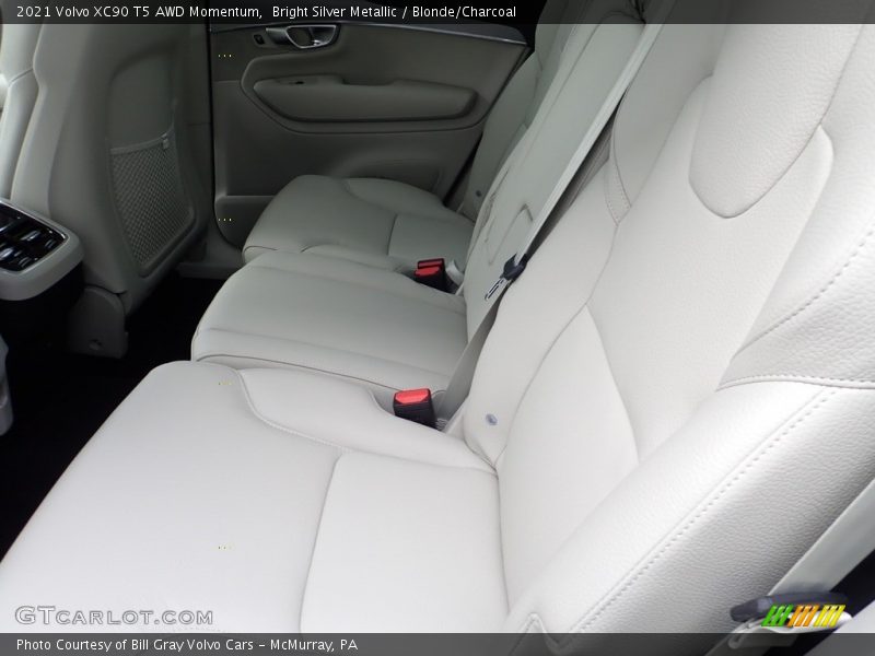 Bright Silver Metallic / Blonde/Charcoal 2021 Volvo XC90 T5 AWD Momentum