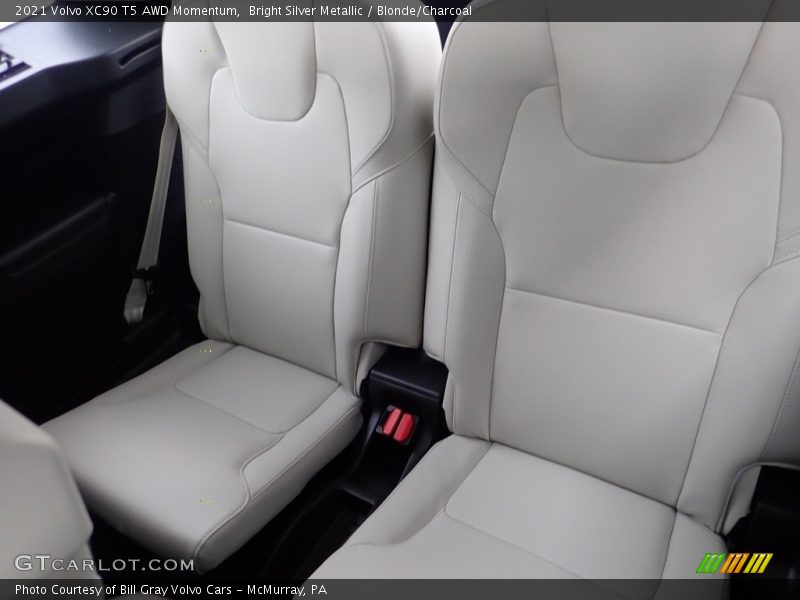 Bright Silver Metallic / Blonde/Charcoal 2021 Volvo XC90 T5 AWD Momentum