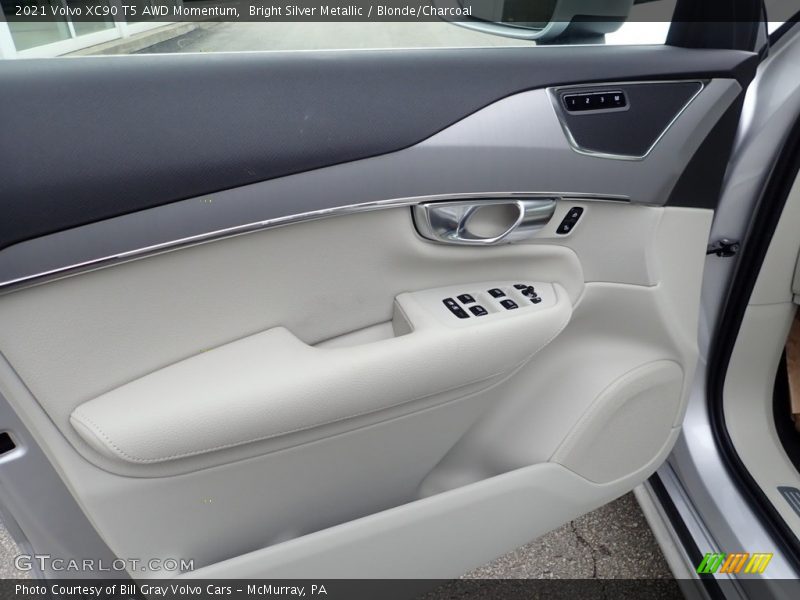 Bright Silver Metallic / Blonde/Charcoal 2021 Volvo XC90 T5 AWD Momentum