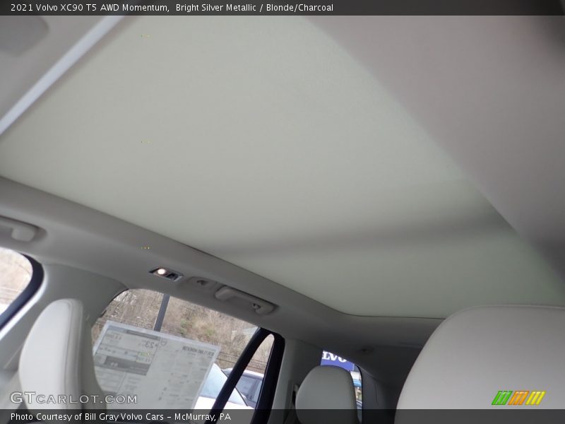 Bright Silver Metallic / Blonde/Charcoal 2021 Volvo XC90 T5 AWD Momentum