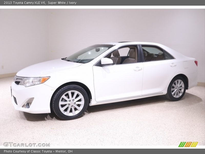 Super White / Ivory 2013 Toyota Camry XLE V6