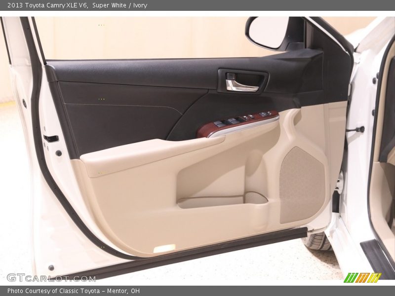 Super White / Ivory 2013 Toyota Camry XLE V6
